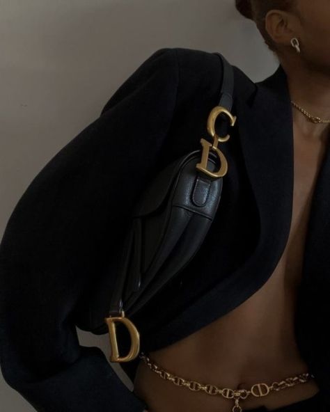 Dior Saddle Bag Outfit, Smart Streetwear, Haze Aesthetic, Fancy Lifestyle, Aesthetic Wallpaper Backgrounds, Pretty Girl Aesthetic, Bougie Girl, Kylie Francis, Aesthetic Paris