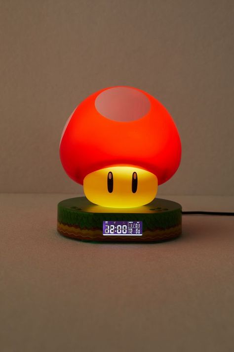 Super Mario Mushroom Digital Alarm Clock Mario Kart Bedroom, Mario Bros Decor, Mario Bedroom Ideas Boys, Super Mario Room, Super Mario Mushroom, Mario Room, Gamer Decor, Dream Bedroom Inspiration, Mario Fan Art