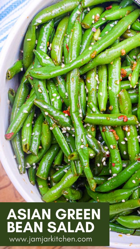 Asian green bean salad with sesame seeds Cold Green Bean Recipes, Green Vegetable Recipes, Asian Green Beans, Green Bean Salad Recipes, Green Beans Side Dish, Asian Side Dishes, Bean Snacks, Green Bean Salad, Green Salads