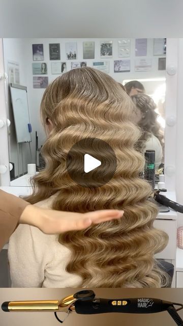 Retro Hollywood Hair, Casino Royale Hairstyles, Retro Waves Hairstyle, Retro Waves Hair Tutorial, Long Hair Styles For Wedding Guest Curls, Holiwood Wave Hair Wedding, Old Hollywood Hair Long, Old Hollywood Waves Wedding, Retro Hairstyles For Long Hair