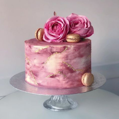 Marbled Cake, Gold Macarons, Cake Marble, Redvelvet Cake, Cake Rose, Macaron Cake, Elegant Desserts, Marble Cake, Food Dessert