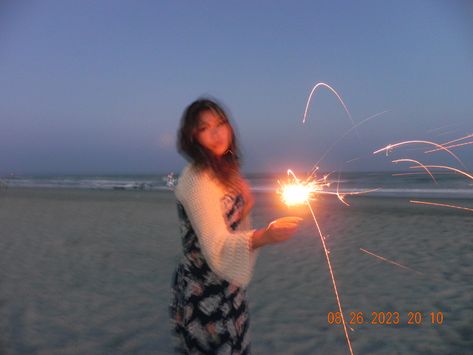 beach 
beach pics
pics
photography
instagram
aesthetic Beach Sparkler Pictures, Sparklers On The Beach, Beach Birthday Ideas For Teens, Winter Beach Birthday, Disco Beach Party, Beach Sparklers, Birthday Beach Ideas, Sweet 16 Beach Party, Sparklers Aesthetics