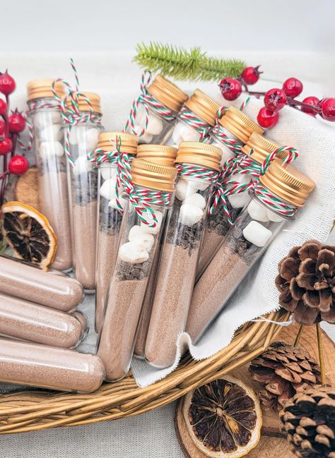 Hot Cocoa Kit Christmas Stocking Stuffers Hot Chocolate Jar Favor Santa's Drink Kit Hot Chocolate and Marshmallows Christmas Party Favor  𝙏𝙝𝙞𝙨 𝙞𝙨 𝙖 𝙜𝙧𝙚𝙖𝙩 𝙖𝙙𝙙-𝙤𝙣 𝙥𝙧𝙤𝙙𝙪𝙘𝙩 𝙩𝙤 𝙖𝙣𝙮 𝙤𝙛 𝙤𝙪𝙧 𝙂𝙞𝙛𝙩 𝘽𝙤𝙭𝙚𝙨! ✨hot cocoa drink kit ✨️dark chocolate chips ✨️mini marshmallows ✨️pour in hot milk or water, stir & enjoy! 𝐇𝐎𝐖 𝐓𝐎 𝐎𝐑𝐃𝐄𝐑 》𝐭𝐨 𝐀𝐃𝐃 𝐭𝐨 𝐆𝐢𝐟𝐭 𝐁𝐨𝐱: add quantity you want to cart along with the gift box you're purchasing.  》𝐩𝐫𝐨𝐝𝐮𝐜𝐭 𝐛𝐲 𝐢 Stocking Party Favors, Hot Chocolate Set Gift, Creative Inexpensive Christmas Gifts, Bag Of Coal Christmas Gift Ideas, Hot Chocolate In A Bag Gift, Hot Coco Gifts Ideas, Adult Christmas Party Gifts, Easy Family Christmas Gifts, Hot Chocolate In A Jar Gift