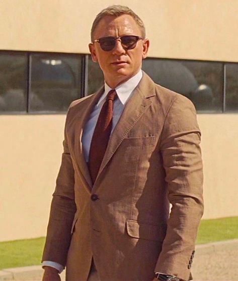 James Bond Casual, Suit James Bond, James Bond Outfits, James Bond Suit, Bond Outfits, Bond Suits, James Bond Spectre, Daniel Graig, Bond Style