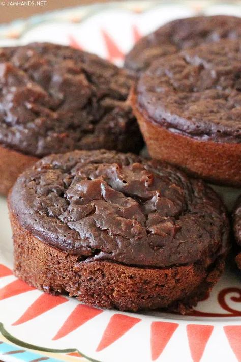 Moist Chocolate and Zucchini Protein Muffins - Jam Hands Zucchini Protein Muffins, Zucchini Protein, Pineapple Banana Bread, Muffins Protein, High Protein Muffins, Chocolate Zucchini Muffins, Grated Zucchini, Protein Baking, Chocolate Zucchini Bread