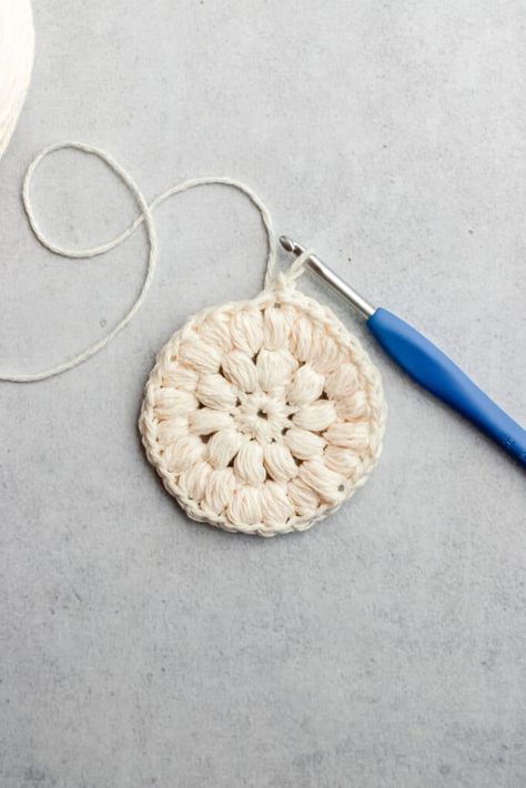 Crochet Cotton Face Rounds, Crochet Cotton Rounds, Crochet Dish Scrubbies Pattern Free, Diy Crochet Face Scrubbies, Scrubby Yarn Crochet Patterns, How To Start Crochet, Crochet Reusable, Scrubby Yarn Crochet, Crochet Washcloth Free Pattern