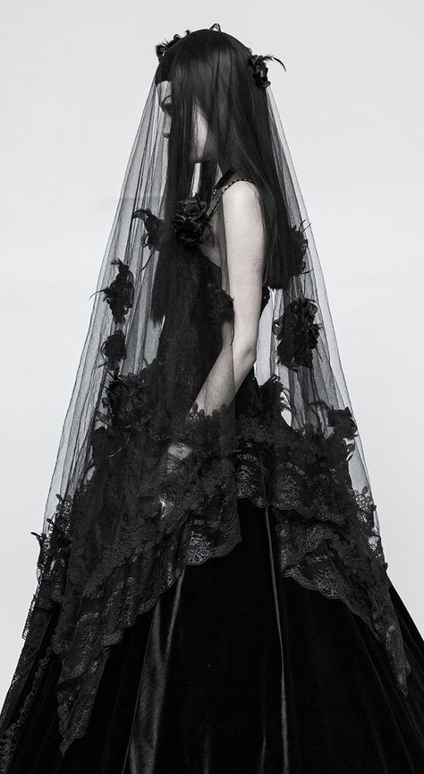 𝖉𝖗𝖆𝖈𝖚𝖑𝖆'𝖘 𝖇𝖗𝖎𝖉𝖊. 🦇 on Twitter: "these make me wanna get married tf… " Gothic Veil, Goth Wedding Dresses, A Black Wedding, Non White Wedding Dresses, Vampire Wedding, Black Wedding Dress Gothic, Lace Veils Bridal, Black Wedding Gowns, Gothic Princess