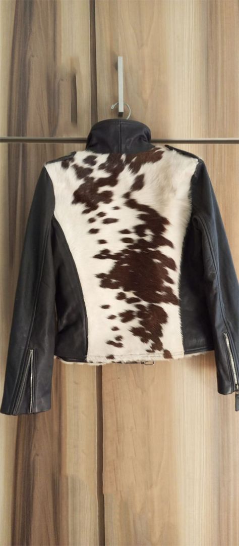 Be Warm And Cozy During This Freezing Weather This Women's Tri Color Cowhide and Leather Jacket is the perfect blend of vogue and style - you'll be sure to 'moo've and shake no matter what occasion you wear this to! A three-tone leather design adds a unique touch to this brown biker jacket, making it a statement piece sure to turn heads. Get your paws on this one quickly - it's a real eye-catcher! Handmade Jacket Tri color 100% genuine Leather Handpicked real cowhide Canvas / cotton lining Outsi Brown Biker Jacket, Warm Jackets For Women, Leather Jacket For Women, Freezing Weather, Jacket Making, Colorful Jacket, Leather Jacket Women, Tri Colour, Winter Fit