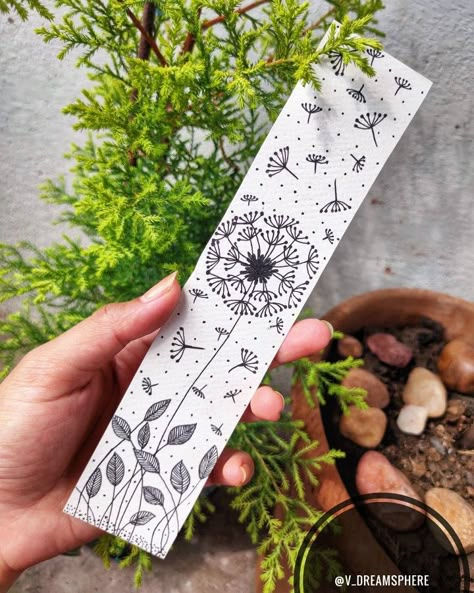 Bookmark Doodle Ideas, Zentangle Bookmarks Ideas, Dandelion Bookmark, Bookmark Doodles, Dandelion Doodle, Doodle Bookmark, Pen Bookmark, Doodles Letters, Pen Doodle