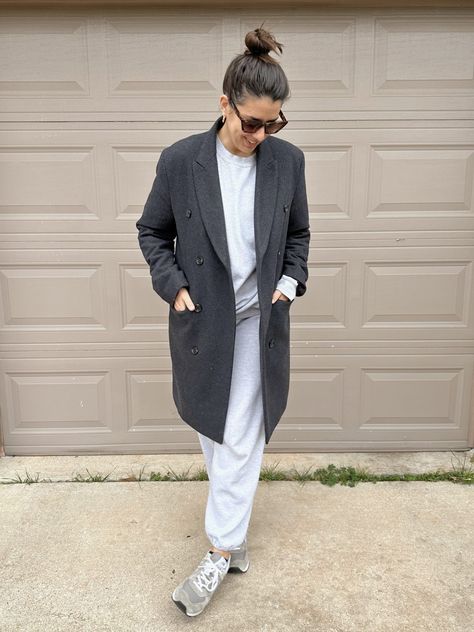 10 Essential Items for Easy + Stylish School Drop Off Outfits School Drop Off Outfit Mom, School Drop Off Outfit, Essential Outfits, Brooklyn Dress, Outfit Essentials, Mom Fall, Style Sweatpants, Christy Dawn, Sweatsuit Set