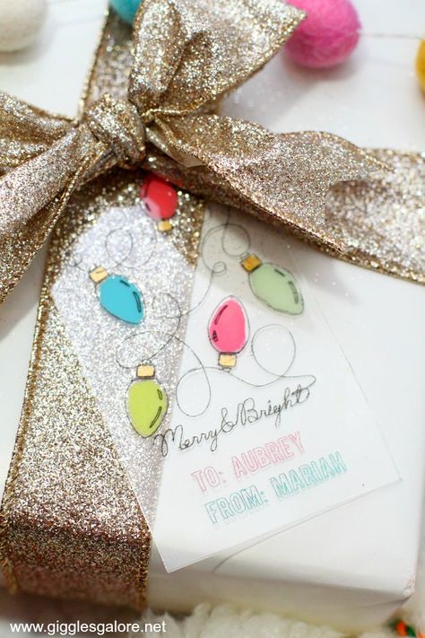 Circuit Gift Tags, Christmas Tags With Cricut, Cricut Joy Christmas Tags, Cricut Gift Tag Ideas, Diy Gift Tags Cricut, Diy Christmas Gift Tags Cricut, Cricut Gift Wrapping Ideas, Cricut Gift Tags Christmas, Cricut Christmas Gifts For Kids