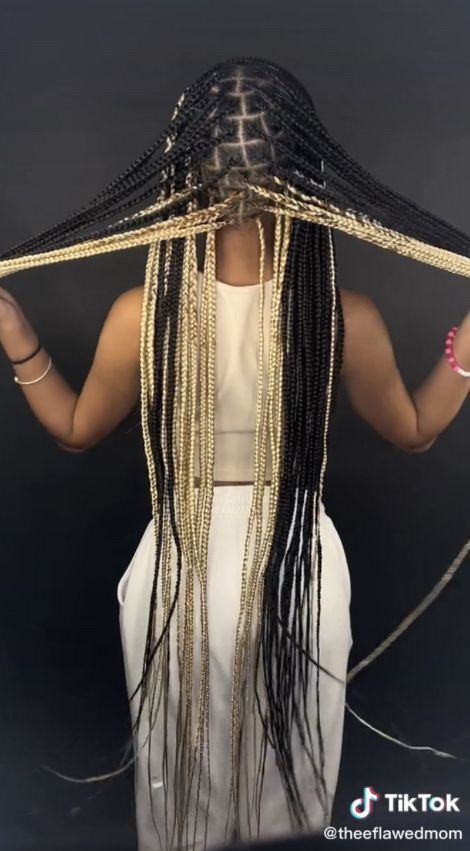 Black And Blonde Knotless, Knotless Braids Knee Length, Blonde And Black Knotless Braids, Black And Blonde Knotless Braids, Peak A Boo Hair, Black Knotless Braids, Black Knotless, Blonde Knotless Braids, Blonde Knotless