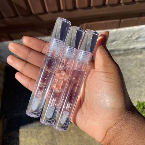 SHEA MAKEUP on Instagram: “CLEAR ICE HAS NOW BEEN RESTOCKED ✨❄️ Our clear ice lip gloss is the perfect clear lip gloss for that glossy finish. It is coconut scented…” Lip Gloss Homemade, Lip Gloss Cosmetics, Lip Gloss Balm, Lipgloss Lips, Sweet Lips, Business Baby, Lip Makeup Tutorial, Lip Gloss Collection, Lip Cosmetics