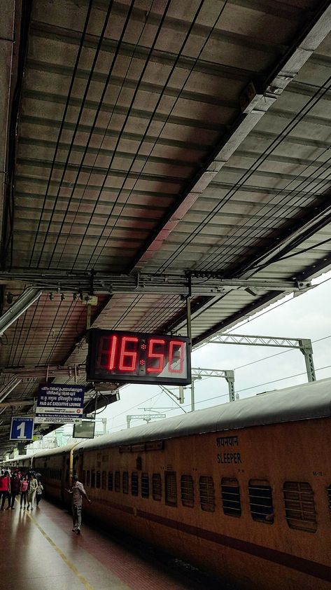 Fake Train Snaps India, Railway Station Kerala, Kannur Railway Station, Train Travel Aesthetic Indian, Train Aesthetic Pictures, Railway Station Aesthetic Video, Indian Train Travel Photography, Train Asthetic Picture, Kannur Aesthetic