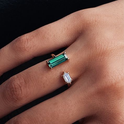 Emerald Ring Design, Marrow Fine, Cool Jewelry, Bijoux Art Nouveau, Engagement Rings Affordable, Gold Rings Fashion, Jewelry Lookbook, Gold Jewelry Indian, Modern Ring