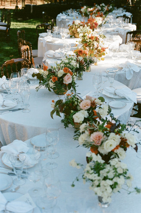 A mix of serpentine tables and round tables to create movement for a fall wedding reception. Serpent Table Wedding, Table Runner Round Table Wedding, Fall Wedding Tablescapes Round, Serpentine Tables Wedding, Serpentine Tables, Wedding Tablescapes Round, Table Runner Round Table, Fall Wedding Tablescapes, Event Seating