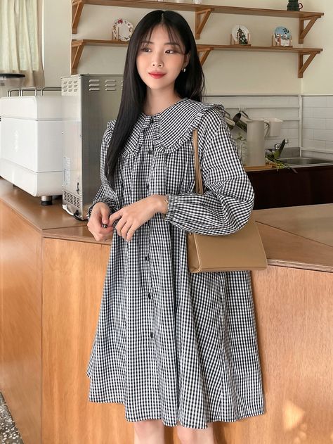 Black And White Composition, Korean Fashion Women Dresses, Korean Fashion Summer, Statement Collar, Cute Fabric, Fashion Top Outfits, Modest Dresses Casual, Quick Outfits, Muslimah Fashion Outfits