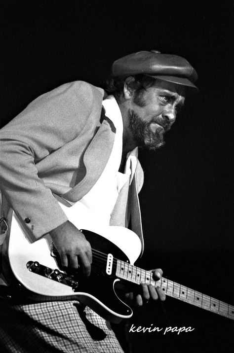 Roy Buchanan, Guitar Room, Old Rock, Guitar Players, Modern Music, Historical Images, Let's Have Fun, Guitar Hero, Jazz Music