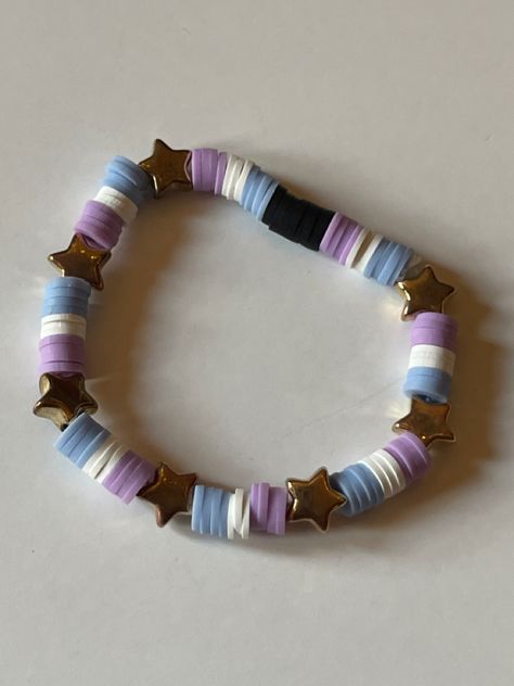 Purple And Blue Bracelet Ideas, Flat Bead Bracelet Ideas Words, Clay Bead Bracelet Ideas White, Blue And Purple Clay Bead Bracelet, Blue And Purple Bracelet, Polymer Clay Bracelet Ideas Aesthetic, Purple Clay Bead Bracelet Ideas, Purple Bracelet Ideas, Flat Bead Bracelet Ideas