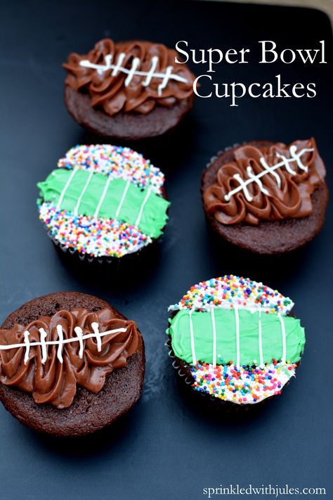 Super Bowl Chocolate Cupcakes Cupcakes Tutorial Desserts Superbowl, Football Themed Desserts, Super Bowl Cupcake, Bowl Desserts, Super Bowl Essen, Dessert Nachos, Superbowl Desserts, Football Cupcakes, Healthy Superbowl Snacks