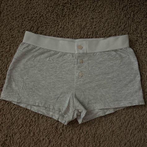 Great Condition, Never Worn, Grey, One Size Brandy Melville Boxers, Brandy Melville Boxer, Brandy Melville Boy Shorts, Brandy Shorts, Brandy Melville Summer Thermal Shorts, Brandy Melville Pjs Shorts, Sweat Shorts Brandy Melville, Brandy Melville Sleep Shorts, Brandy Melville Shorts