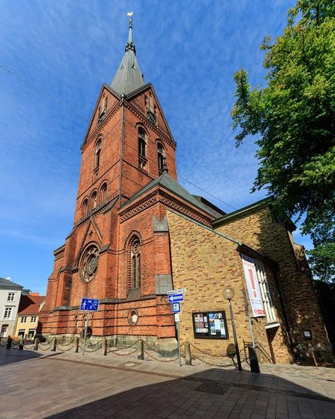 Pictures Of Germany, Sea Port, Stories To Tell, Brick Architecture, 20 Century, Outdoor Market, Canoe And Kayak, Central Europe, Baltic Sea