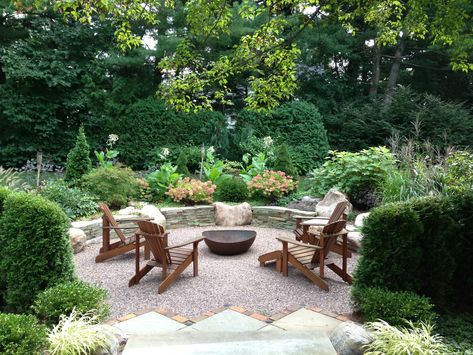 Patio and fire pit garden - Traditional - Patio - Burlington - by Susan Els Garden & Landscape Design | Houzz Outdoor Fire Pit Area, Pea Gravel Patio, Fire Pit Materials, Outdoor Fire Pit Designs, Fire Pit Landscaping, Gravel Patio, Sloped Backyard, Outdoor Seating Area, Pea Gravel