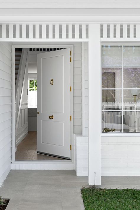 Hamptons Facade — Zephyr + Stone Hamptons Style Front Door, Hamptons Style Homes Exterior, Hamptons House Facade, Hamptons Home Exterior, Hamptons Facade, Hamptons House Interior, Hamptons House Exterior, Hampton Homes, Hamptons Style Homes