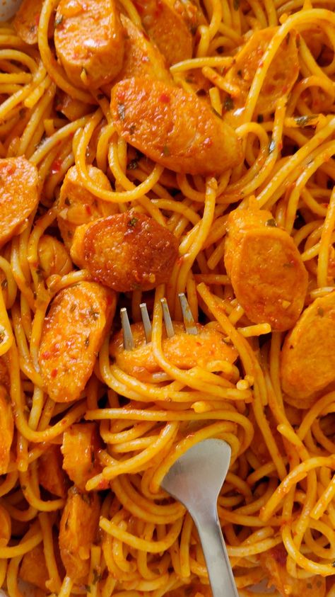 Sausage Noodles Recipes, Sausage Pasta Recipes Easy, Spaghetti Pasta Recipe, Sausage Noodles, Saucy Pasta, Sausage Pasta Recipe, Spicy Sausage Pasta, Spicy Spaghetti, Sausage Pasta Recipes