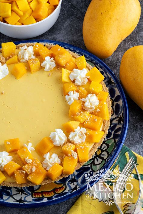 No-Bake Mango Pie Recipe Mango Pie Recipe, Mango Pie, Pie From Scratch, Pie Crust Designs, Mango Dessert, Condensed Milk Recipes, Frozen Pie, Rican Food, Mexican Dessert