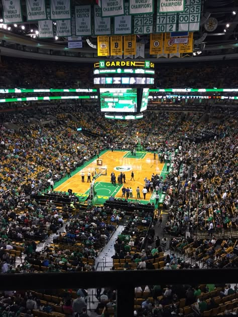 Boston Garden (Celtics Game) Nba Arenas, Celtics Game, Boston Aesthetic, Boston Garden, Best Nba Players, Marcus Smart, Celtics Basketball, Celtic Pride, Ny Knicks