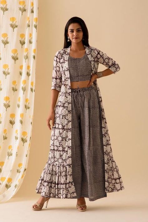 Pant Pattern, Long Outer, Fusion Wear, Happy Dresses, Bride Floral, Designer Kurti Patterns, Cotton Kurti Designs, Dress Neck Designs, Dress Indian Style