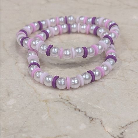 Pearl Clay Bead Bracelet Ideas, Purple Bracelet Aesthetic, Braclets Ideas Beaded Aesthetic, Bracelet Ideas Glass Beads, Purple Bracelet Ideas, Cute Seed Bead Bracelets, Cute Clay Bead Bracelets, Seed Bead Bracelet Ideas, Glass Bead Bracelet Ideas