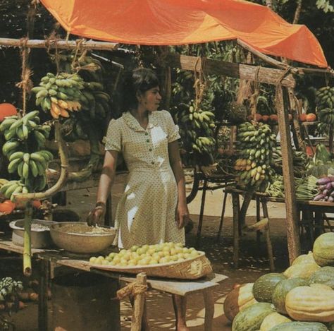 Bossa Nova Aesthetic, Nova Aesthetic, Fruit Stall, Bossa Nova, Jolie Photo, Aesthetic Vintage, Summer Of Love, Aesthetic Photo, Summer Aesthetic