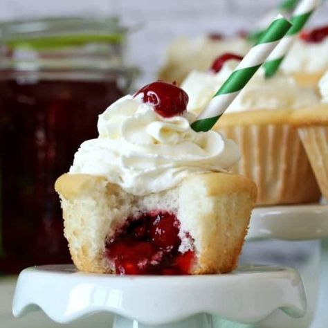 Cherry Pie Cupcakes Cherry Pie Cupcakes, Pie Cupcakes, Spend With Pennies, Cherry Desserts, Cherry Recipes, Desserts Menu, Cherry Pie Filling, Monkey Bread, Dessert Cupcakes