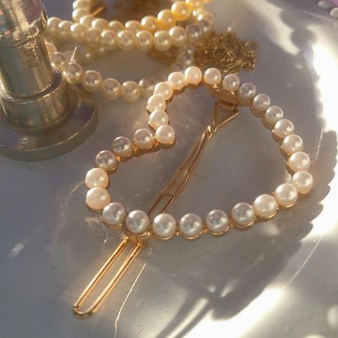 @chloeavant on ig (pearls, gold, aesthetic, cottage core, sunlight, instagram aesthetic, vintage, jewelry) White And Gold Royalty Aesthetic, Mercy Core Aesthetic, Pearl Core Aesthetic, Zara Core Aesthetic, Golden Stars Aesthetic, Arielle Core Aesthetic, Soft Golden Aesthetic, Kimberly Core Aesthetic, Gold Angel Aesthetic