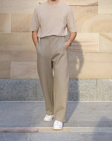 Straight Leg Pants Men Outfit, Dark Academia Pants Men, Mens High Waisted Trousers, Cream Trousers Outfit, Khaki Pants Outfit Men, Japan Men Fashion, Korean Outfits Men, Chinos Men Outfit, Robin Outfit