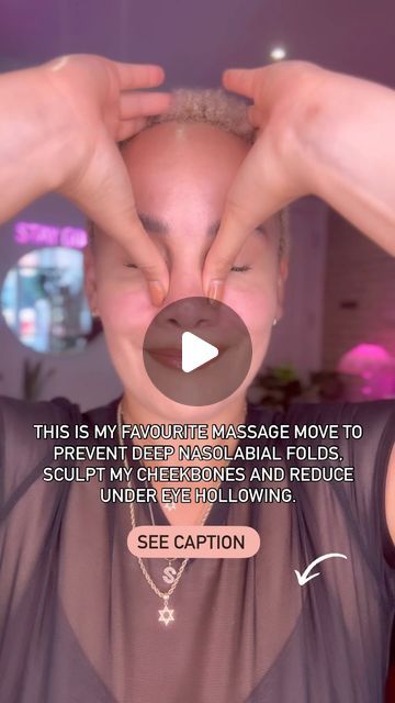 Private Holistic Skincare & Wellness Studio on Instagram: "THIS IS MY FAVOURITE MASSAGE MOVE TO PREVENT DEEP NASOLABIAL FOLDS, SCULPT MY CHEEKBONES AND REDUCE UNDER EYE HOLLOWING ✨ In this combination, massage move, we are targeting various muscle groups, but with a special focus on the nasalis muscle. This muscle can be found on either side of the nose and when it is tense it contributes to the formation of nasolabial folds + under eye hollowing. We can also break up facial adhesions that can be pulling the face down and not allowing your cheeks to lift. Add this to any facial massage routine and reap the benefits ✨ #facialmassage #holisticskincare #nasolabialfolds #undereyebags" Deep Nasolabial, Face Yoga Turkey Neck, Facial Yoga Nose, Face Yoga Nasolabial Folds, Assymetrical Face Massage, Face Yoga Facial Exercises Sagging Skin, Under Eye Hollows, Holistic Skincare, Massage Routine