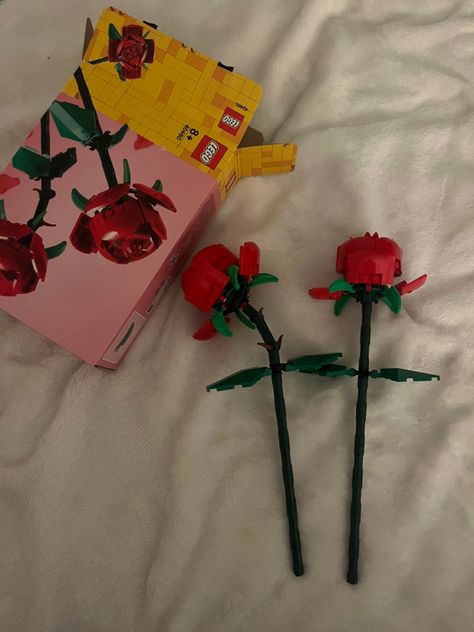 Lego Roses, You Are My Moon, Gift Inspo, Dream Gift, Lego Creator, Birthday Wishlist, Unique Gifts For Her, Lego Sets, Christmas Wishlist