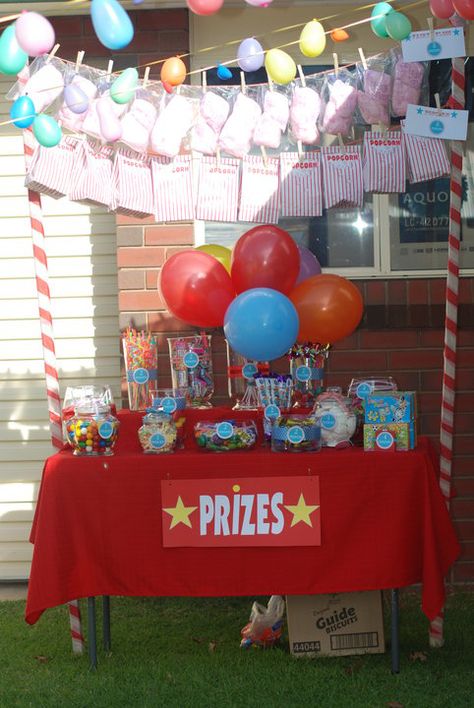 Mini Carnival Games Booth Ideas, Carnival Prizes For Adults, Birthday Party Carnival Games, Diy Carnival Prize Booth, Prize Table Display, Carnival Graduation Party, Carnival Prizes Ideas, Prize Booth, Prizes Carnival