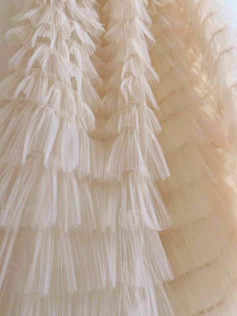 Tutu En Tulle, Lace Headpiece, Cake Dress, Fabric Photography, Bridal Applique, Wedding Tablecloths, Texture Inspiration, Ruffle Fabric, Wedding Props