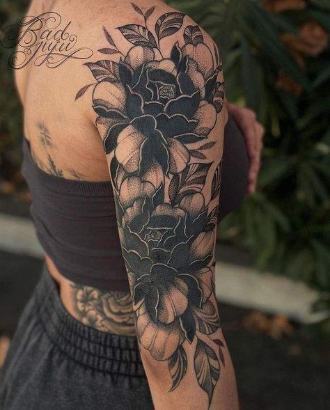 Matching Shoulder Tattoos For Women, Small Tattoos Women Arm, Black And Grey Tattoo With Color Accents, Blackwork Flower Tattoo Design, Shoulder Arm Tattoos For Women, Arm Sleeve Tattoos For Women Unique, Tattoo Flowers Arm, Floral Tattoos For Women, Flower Arm Tattoos For Women