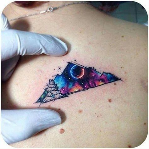 Berg Tattoo, Sky Drawing, Cosmic Tattoo, Hipster Tattoo, Universe Tattoo, Galaxy Tattoo, Muster Tattoos, Geniale Tattoos, Initial Tattoo