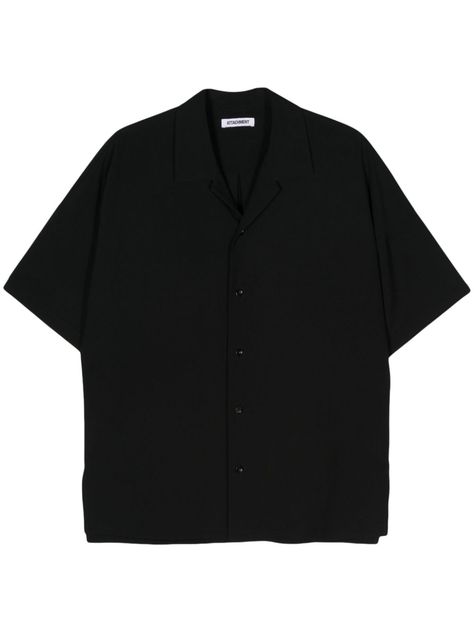 black wool interlock weave notched lapels drop shoulder short sleeves box-pleat detail short side slits high-low hem front button fastening Money Shirt, Danny Ocean, Png Clothes, Trendy Shirt Designs, Polo Women, Half Shirts, Clothes Men, Wool Shirt, Short Shirts