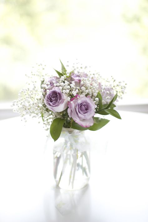 Centerpiece: purple roses in mason jars with greenery & babys breath Purple Quinceanera, Purple Wedding Centerpieces, Deco Champetre, Babies Breath, Purple Wedding Flowers, Wedding Floral Centerpieces, Lavender Wedding, Baby's Breath, Wedding Table Centerpieces