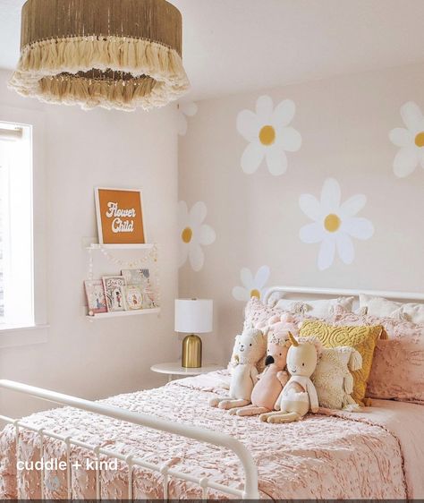 Girls Flower Bedroom, Children's Bedroom Ideas, Kids Rooms Inspo, Toddler Bedroom Girl, Girl Bedroom Walls, Flower Bedroom, Big Kids Room, Toddler Girl Room, Flower Room