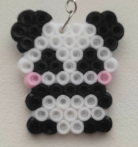 Cute Pearled Bead Ideas, Pysla Beads Ideas, Things To Make With Hama Beads, Hammer Beads Patterns, Cute Perler Beads Designs Easy, Cute Things To Make Out Of Perler Beads, Stuff To Make With Perler Beads, Pyssla Ideas Small, Perler Bead Art Easy