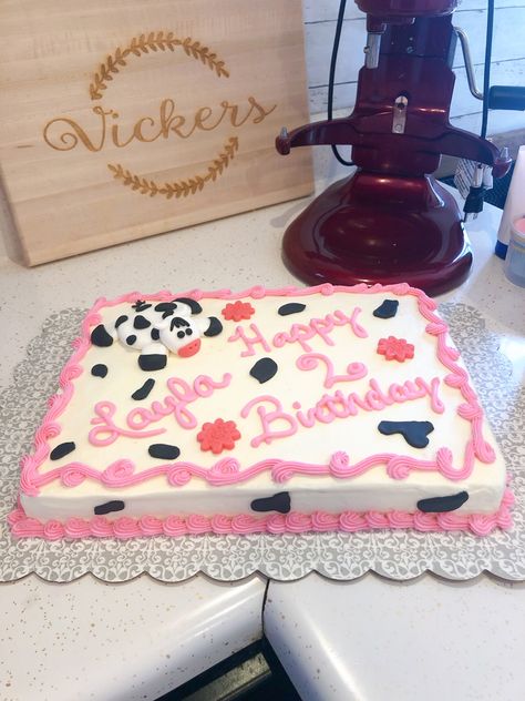 Cow Pink Cake, Cow Themed Sheet Cake, Cow Print Sheet Cake, Cow Print Cakes, Cow Birthday Cake, Kendall Birthday, Cow Cakes, Birthday Sheet Cakes, Cow Birthday