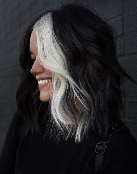 Blonde Money Piece, Color Block Hair, Money Pieces, Money Piece, Edgy Hair, Hair Color And Cut, Hair Dye Colors, Hair Inspiration Color, Hair Inspo Color