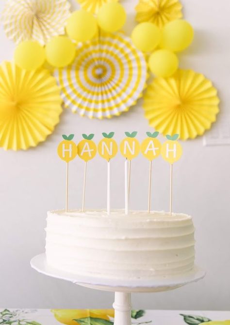 First Trip Around the Sun Birthday Teenager Party, Sweet September, Pink Lemonade Party, Simple Birthday Decorations, Yellow Birthday, Lemonade Party, Sunshine Birthday, Fiesta Birthday, Diy Birthday Decorations